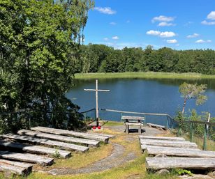Vårdnäs-sommar-friluftskyrkan